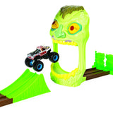 Monster Jam, Official Zombie Madness Playset Featuring Exclusive 1:64 Scale Die-Cast Zombie Monster Truck